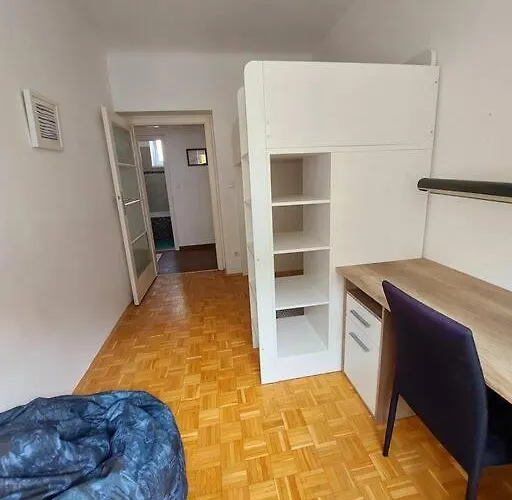 Modern 3 Bedroom Апартаменти