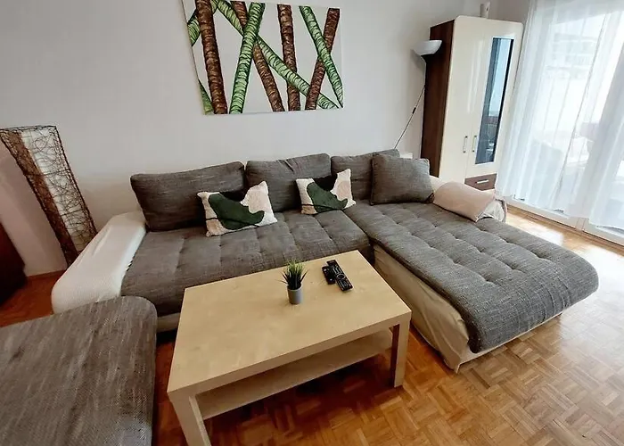 Modern 3 Bedroom *